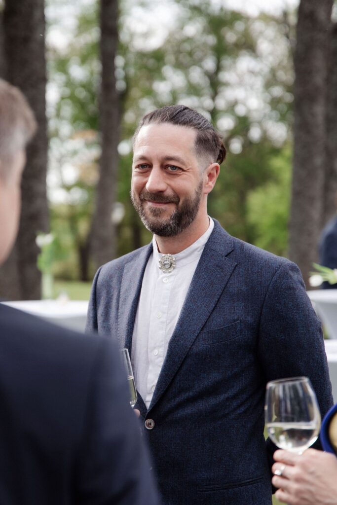 Adam Cullen portree Haapsalus 2025, elu Eestis ja eesti kultuur. Foto: Elina Kovpak