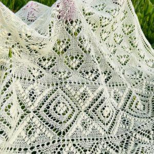 Loimumise ja kohanemise tugi Haapsalus. Haapsalu rätiku kudus ja pildista Triin Ollema